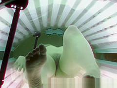 Pierced PUSSY Snooped in Tanning Bed