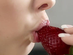 Strawberries with crem