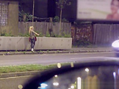 Stranded Teens - Hitchhiker Loya Taylor sucks for her ride