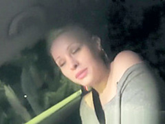 Stranded Teens - Hitchhiker Loya Taylor sucks for her ride