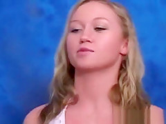 Hottie With Bubble Arse Gets Fingered And Pounded