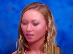 Hottie With Bubble Arse Gets Fingered And Pounded