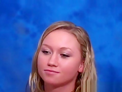 Hottie With Bubble Arse Gets Fingered And Pounded