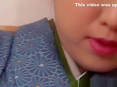 Chinatsu Nakano Doing Her Hair - More At Hotajp.com