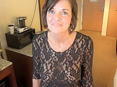 Kentucky MILF takes a facial