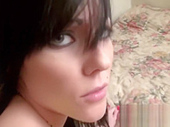 Sexy Skinny Jade sucks her bf