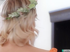 Lesbian singers tribbing before contest