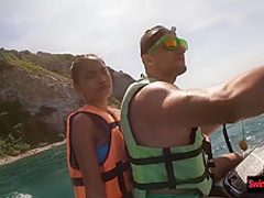 Amateur Thai girlfriend gives him a blowjob in public