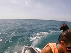 Amateur Thai girlfriend gives him a blowjob in public