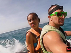 Amateur Thai girlfriend gives him a blowjob in public