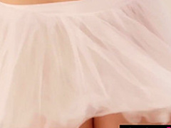 Flexible ballerina Ilvy Kokomo presents her tight body