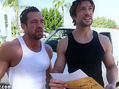 Busty mature housewife gives her treasue to repomen