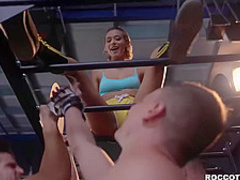 Colombian fitness babe Veronica Leal gangbanged in gym