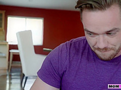 MILF stepmom invites her stepson to eat out her pussy