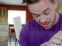 MILF stepmom invites her stepson to eat out her pussy