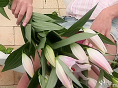 Kate is a teen who likes unusual masturbation