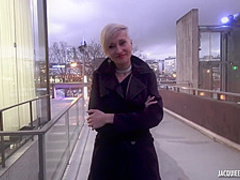 Tammy is a seductive, blonde mature who likes to put on sexy clothes and fuck her lover