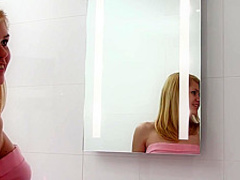 Skirt & heels - izzy3 fullhd Lovewetting