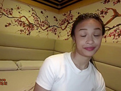 Young Thai slut is pleasing her man