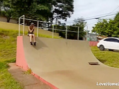 Young babe masturbates in a skate park