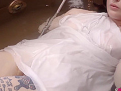 Ginny, Laney Day and Luci went to the bedroom to have a threesome, all day long