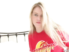 Girl loves her own tits