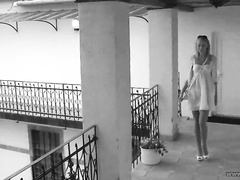 Eye poppingly gorgeous babe