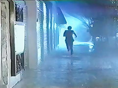 Ils pelotent cette petite salope au cinema