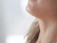 21Naturals Video: Kisses