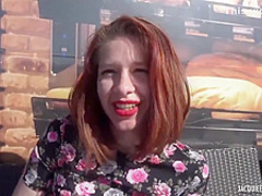 Alexandra - Deux mecs pour les debuts d'Alexandra, 25ans, de Bandol 1