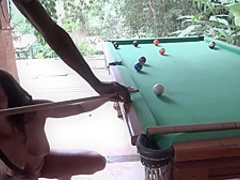 A ninfetinha Carol Fenix tomando pica na sinuca