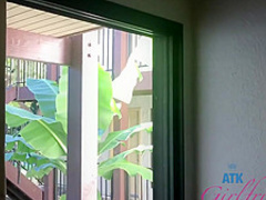 Winter Jade - Hawaii BTS