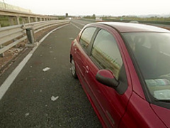 Road Movie - Rosario Gallardo si masturba sul ciglio della strada