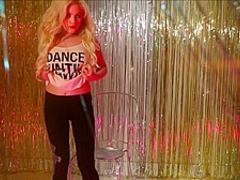 Spinchix - Amy Love - Show Me More