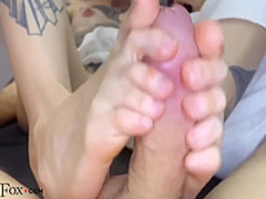 Teen Feet Jerk Off Dick Lover during Chatting with a Husband