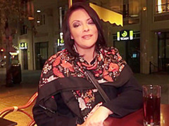 Louisa La Belle Secretaire Suce Son Patron