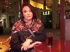 Louisa La Belle Secretaire Suce Son Patron
