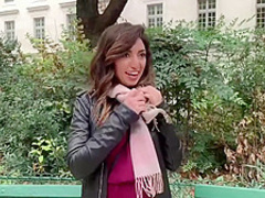 Belle Brune Se Fait Defoncer Le Cul Par Un Beau Mec